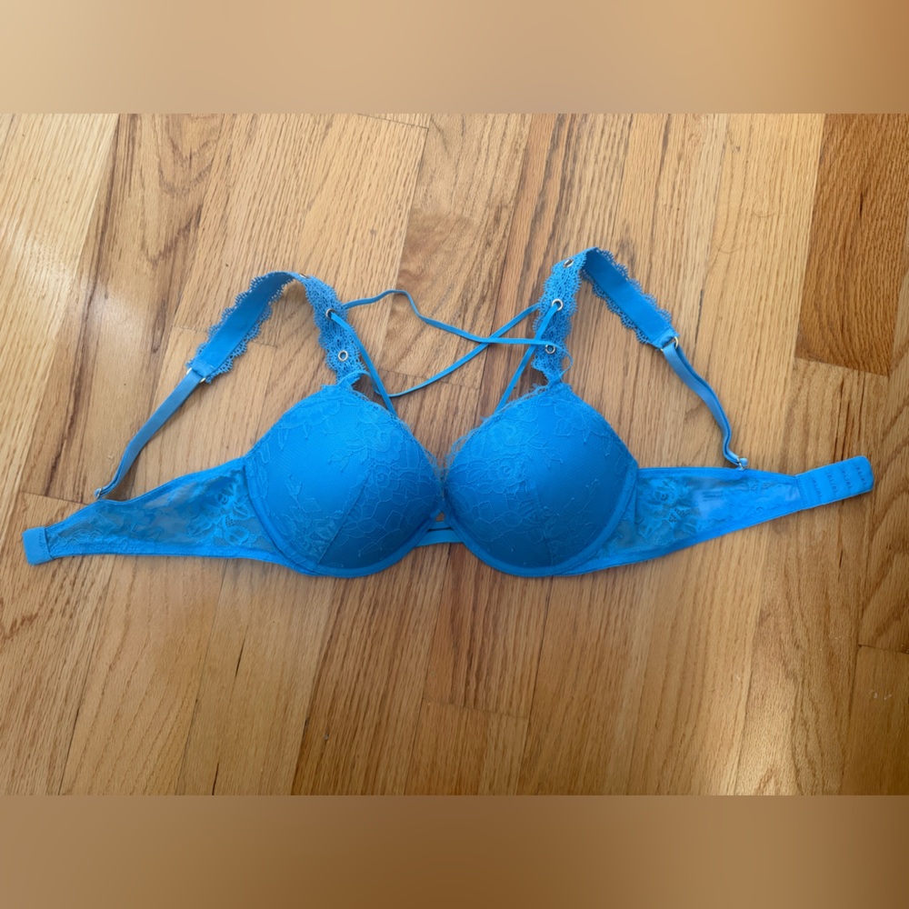 Victoria's Secret Vibrant Blue Lace Bra